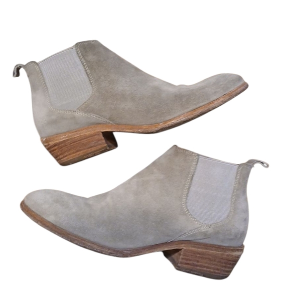 Frye Tan Suede Ankle Boots Block Heel Booties Size 7 - Picture 1 of 12